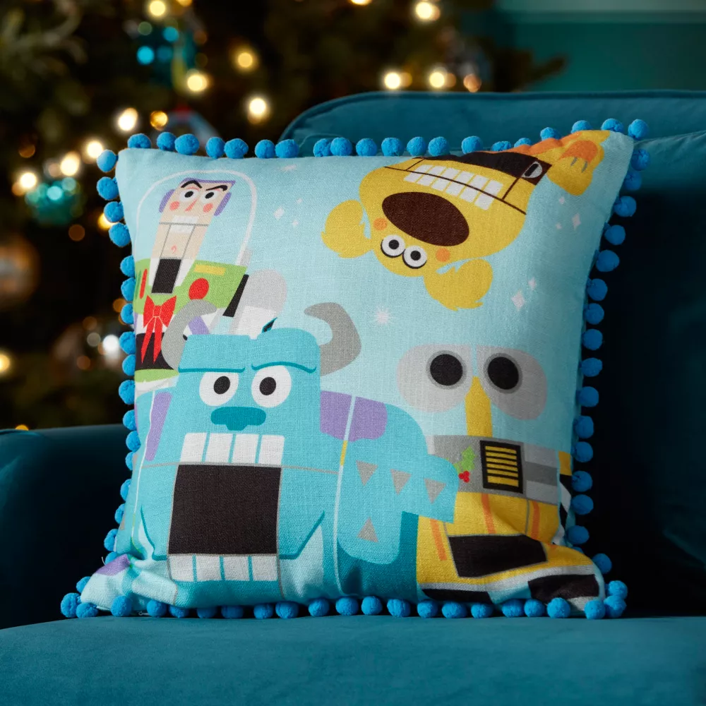 Disney Store Coussin Pixar Holiday 3 Disney Store Coussin Pixar Holiday – Image 3