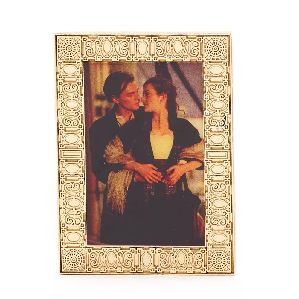 Disney Store Pin's Affiche De Titanic 1 Disney Store Pin's Affiche De Titanic